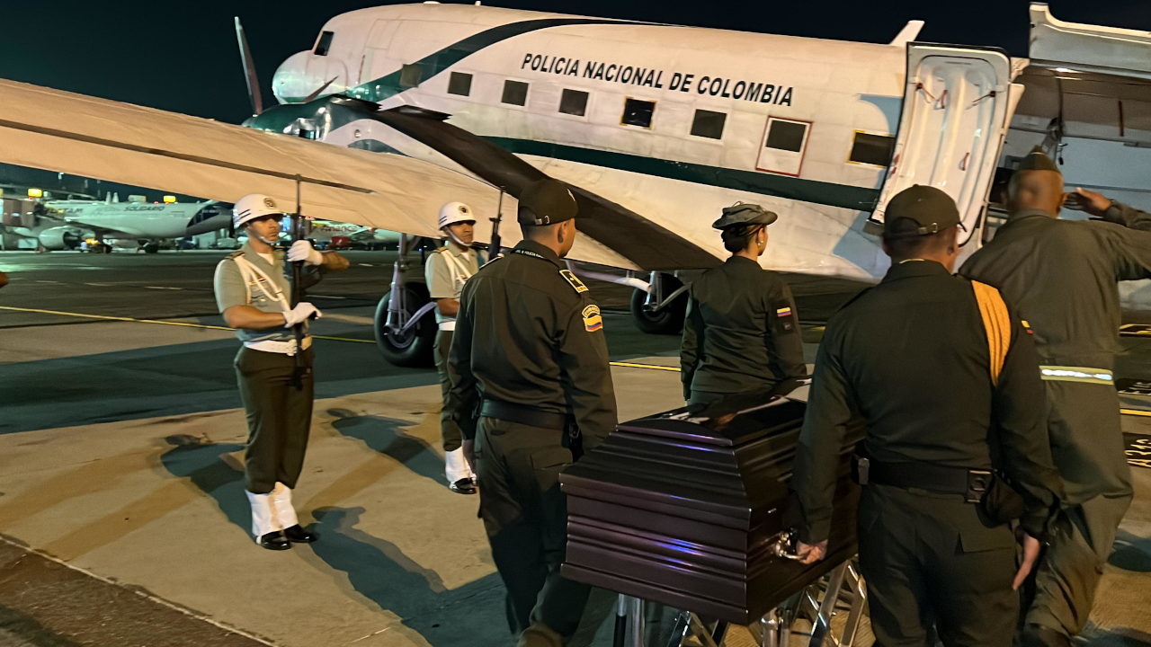 Homenaje a los policías fallecidos en el accidente de un helicóptero en Antioquia