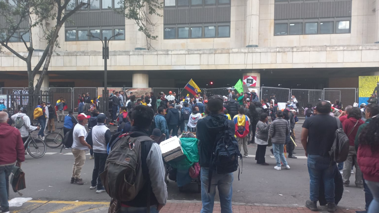 ¿Qué dijo? El alcalde de Bogotá, Carlos Galán, rechazó el asedio al Palacio de Justicia