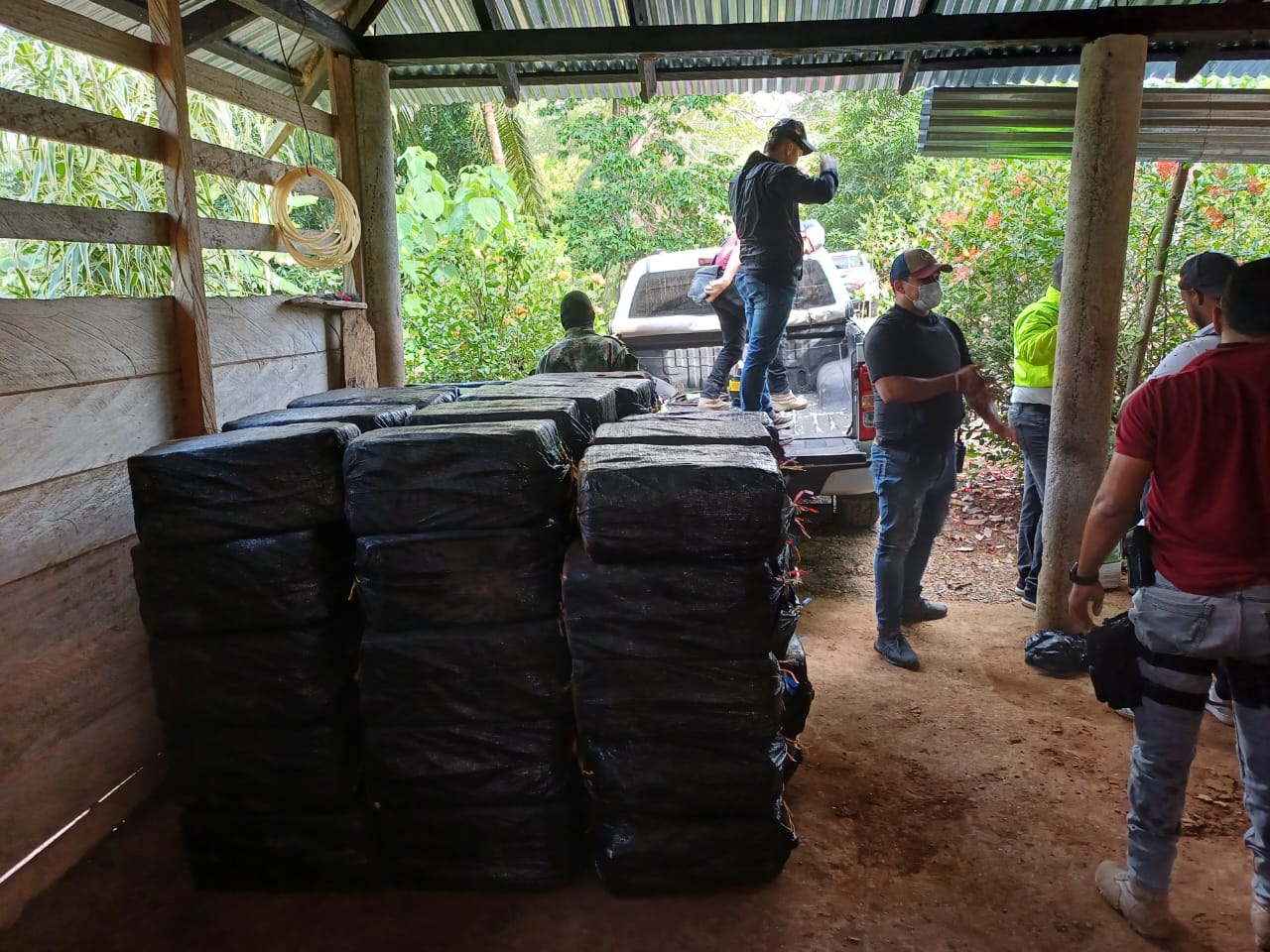 Así fue el operativo de incautación de las 5 toneladas de droga bajo tierra en Necoclí