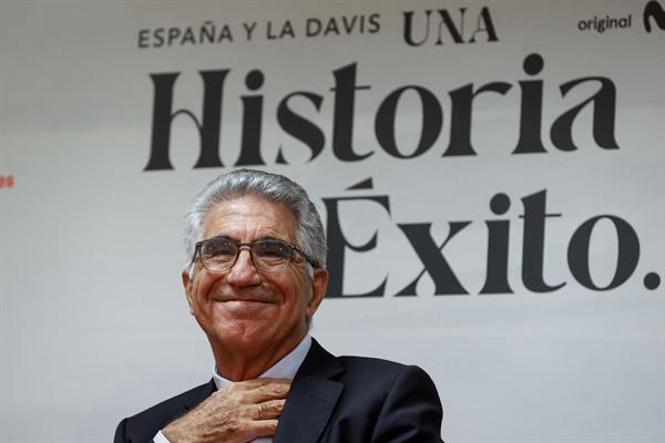 Manuel Orantes cumple 75 años