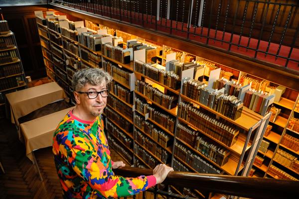 Un escritor gaditano tras las huellas de los libros robados por los nazis