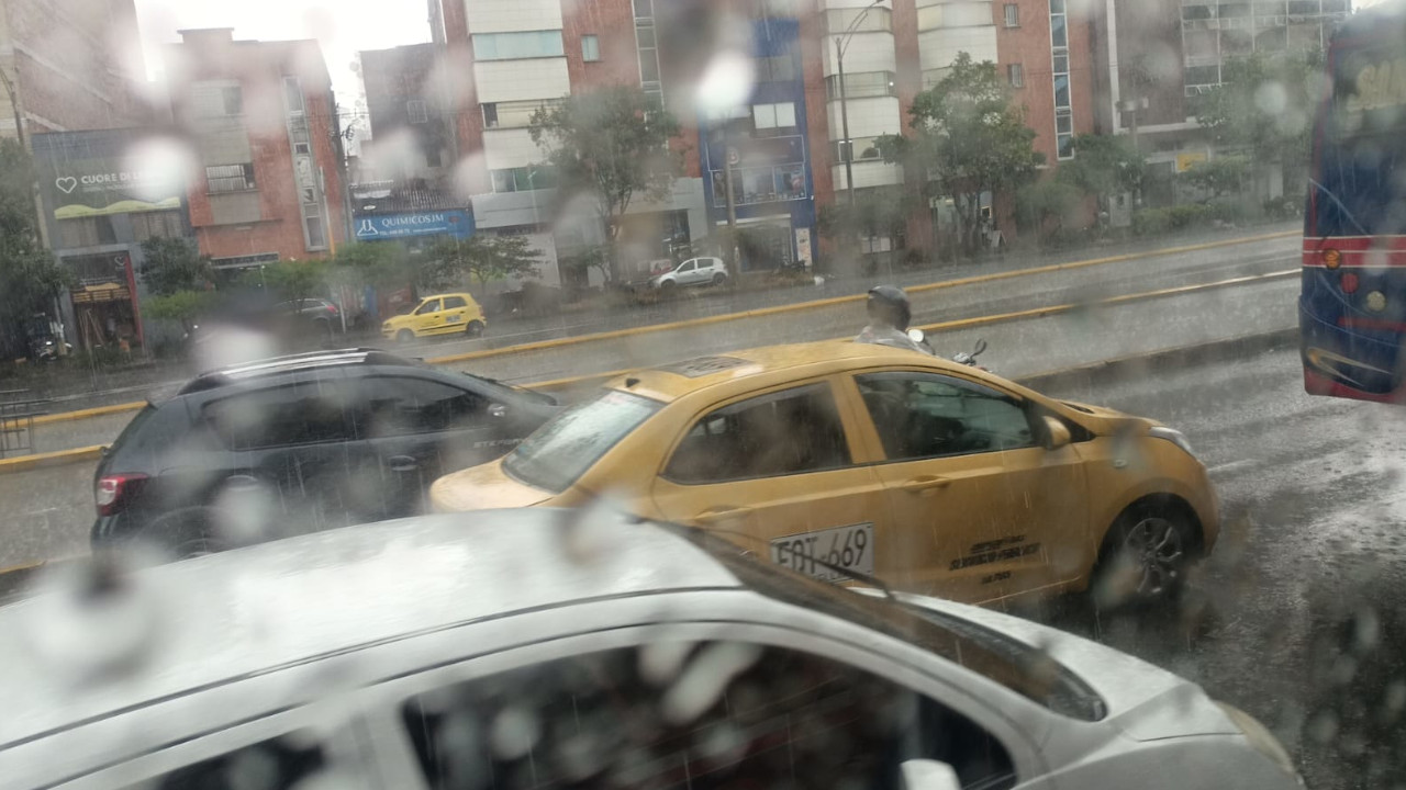 ¡De norte a sur! Reportan lluvias en diferentes municipios del Valle de Aburrá