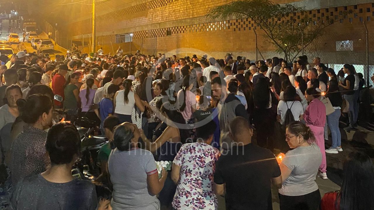 En memoria de Celeste, velatón por bebé que cayó de piso 24 en bello