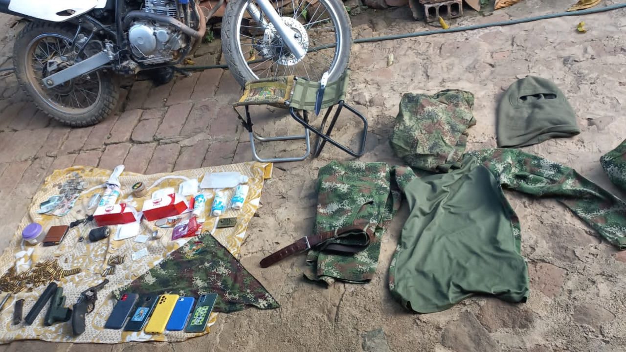 En operativo conjunto desmantelan red criminal en Titiribí y caen 7 personas