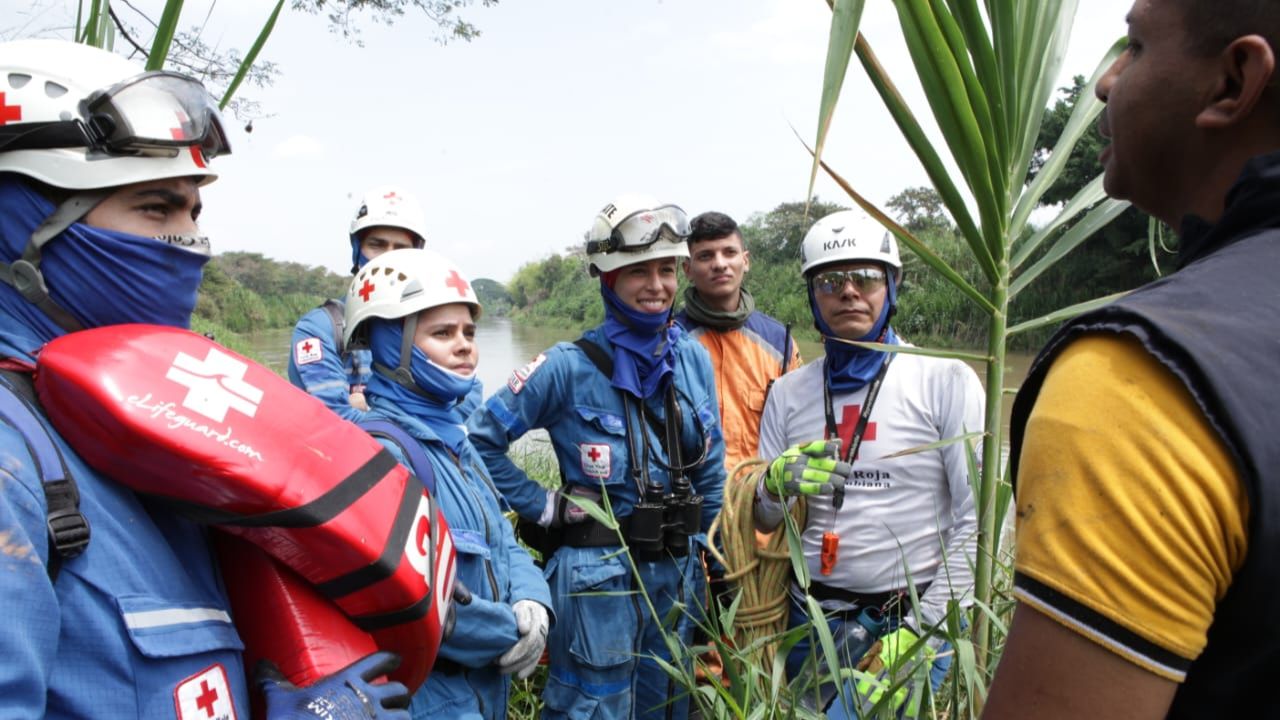 Por cielo y tierra persiste la búsqueda del menor desaparecido en el río Cauca: Operaciones se reanudarán el lunes