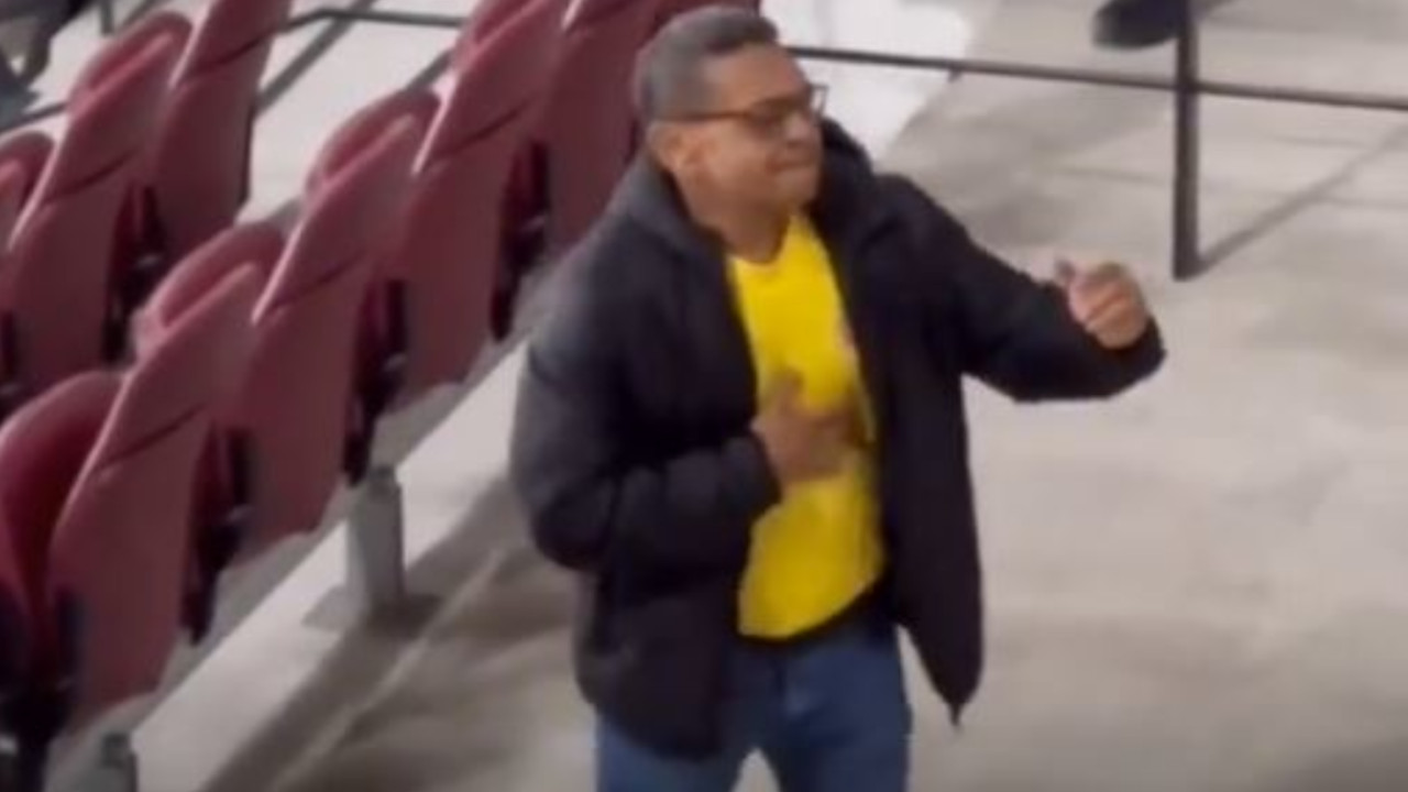 ¡Así se goza la Libertad!: Pillan al papá de Lucho Díaz bailando en el partido de Colombia contra España