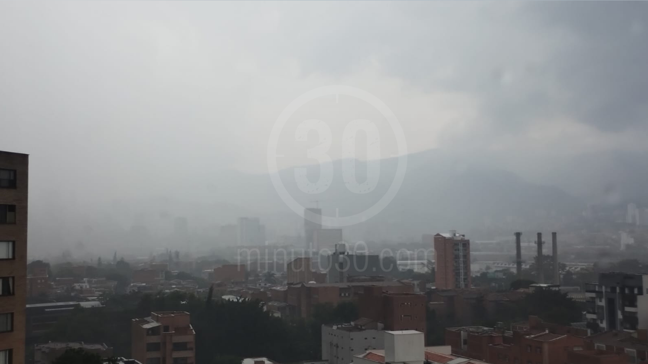 Fuerte aguacero en el sur del Valle de Aburrá en la tarde de este domingo 31 de Marzo