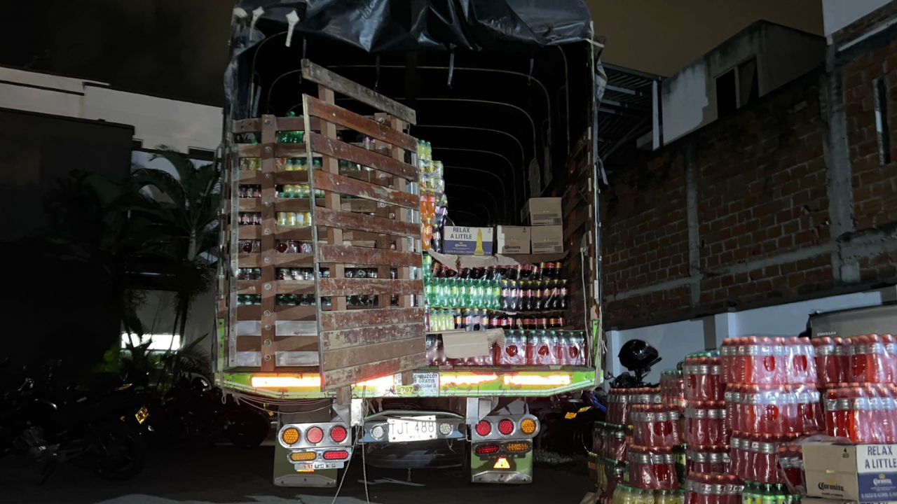 Las autoridades capturaron a un hombre que transportados licores de contrabando, desde Caldas y Antioquia.