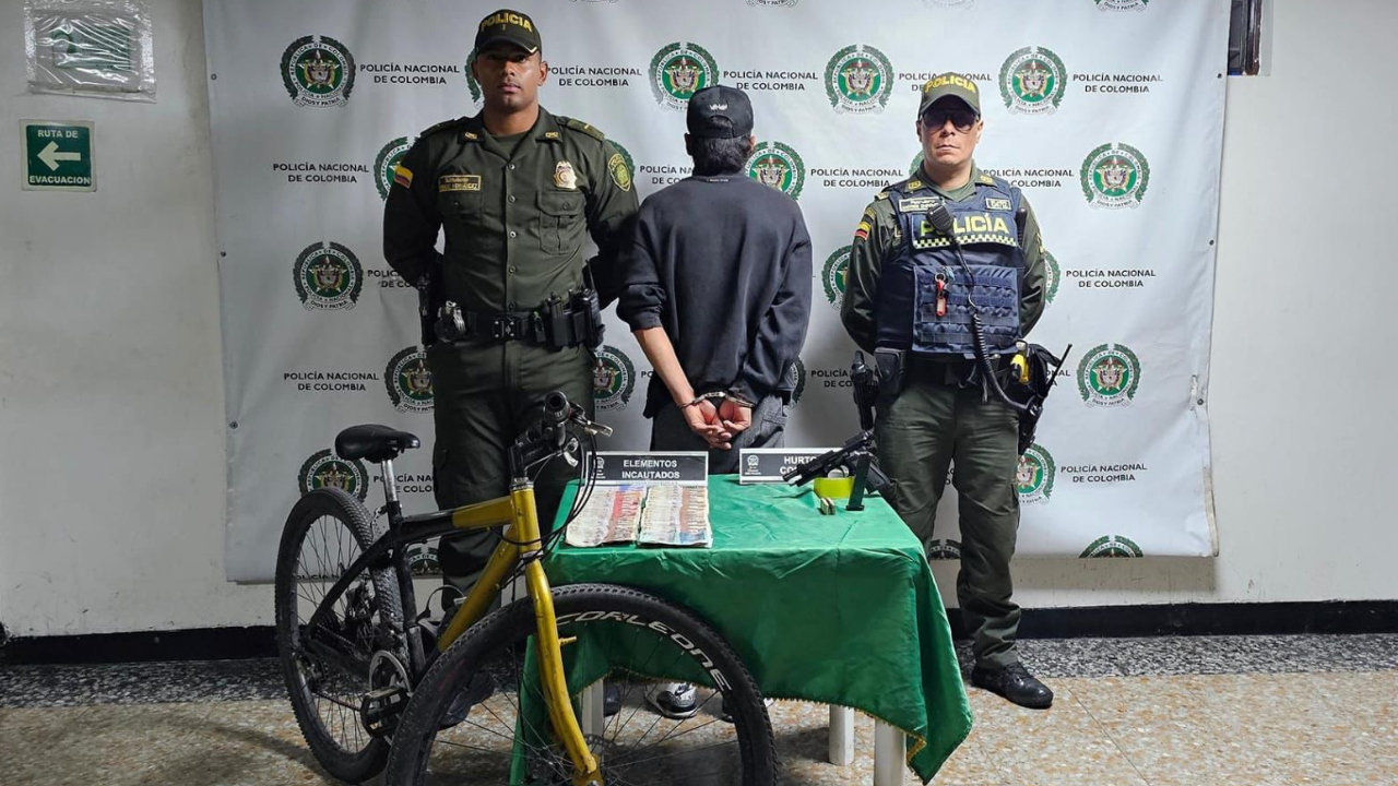 Policía captura a hombre que entró a robar a un almacén de cadena en Bogotá, tenia antecedentes