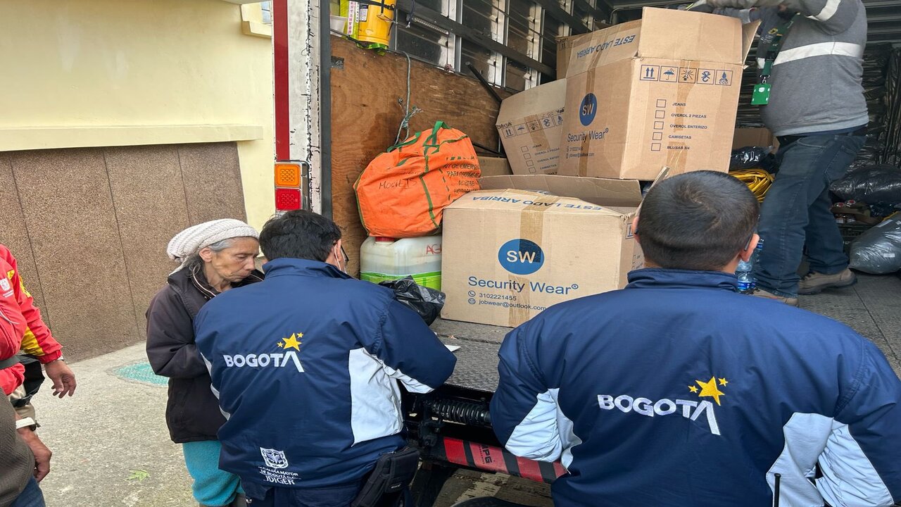 En Bogotá entregaron ayudas humanitarias a personas afectadas en el barrio Ramírez