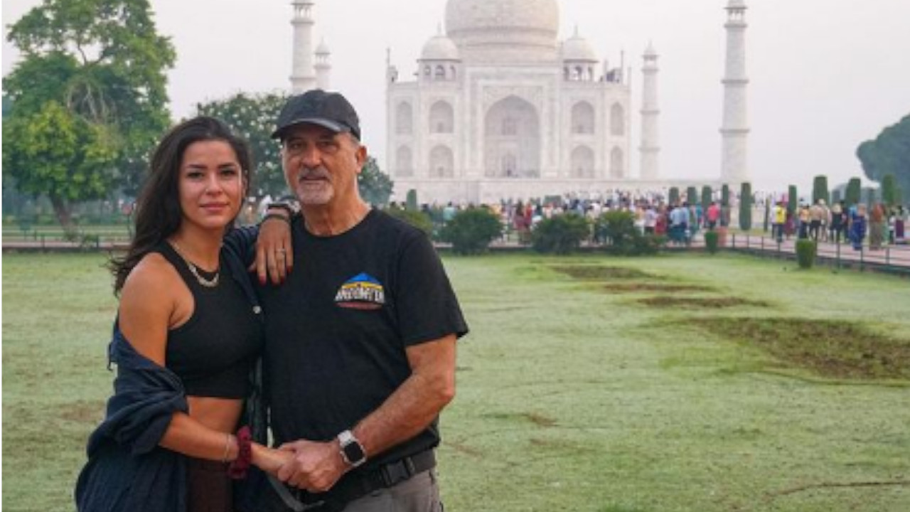 Influencer española que recorría India junto a su pareja fue violada en grupo por siete hombres