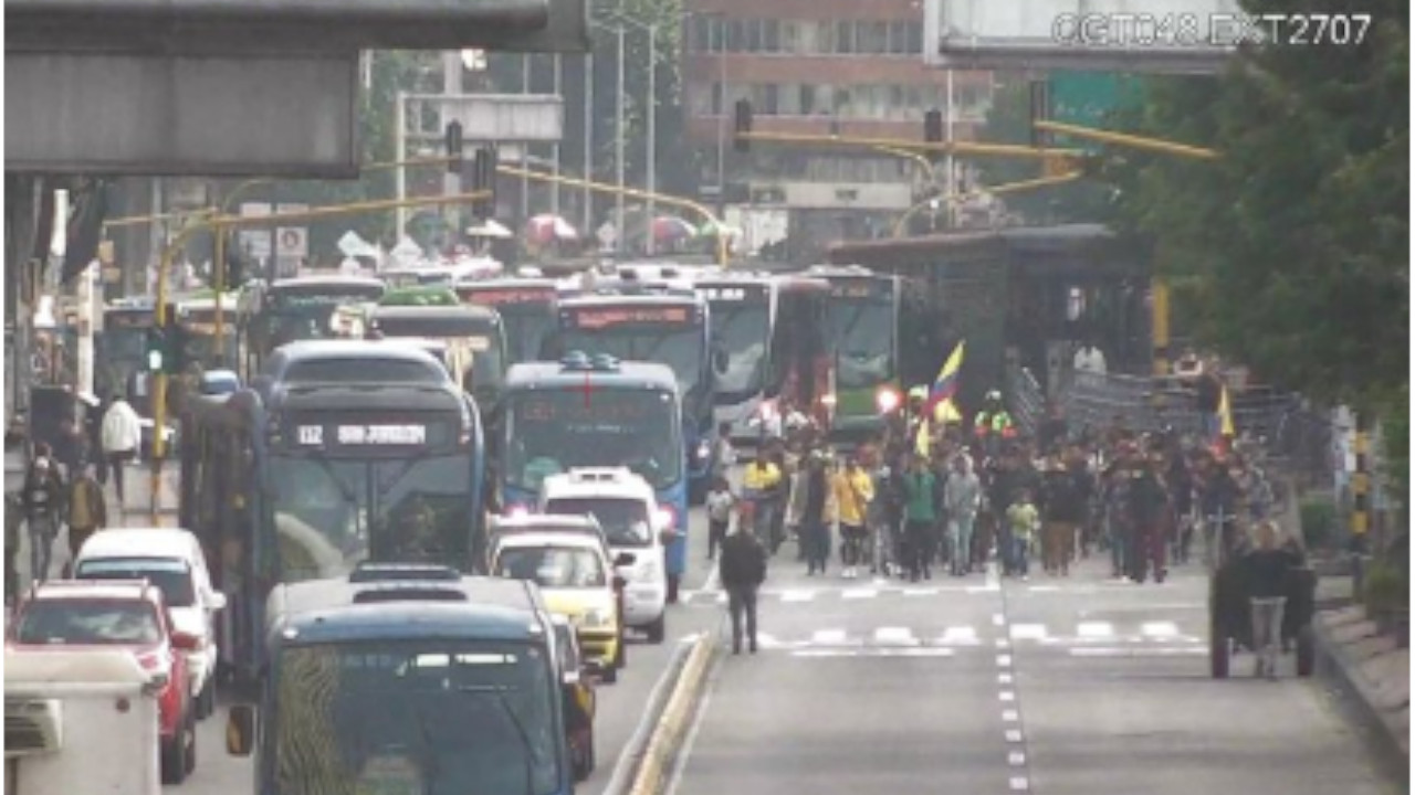 Manifestación de indígenas colapsa la movilidad en Bogotá