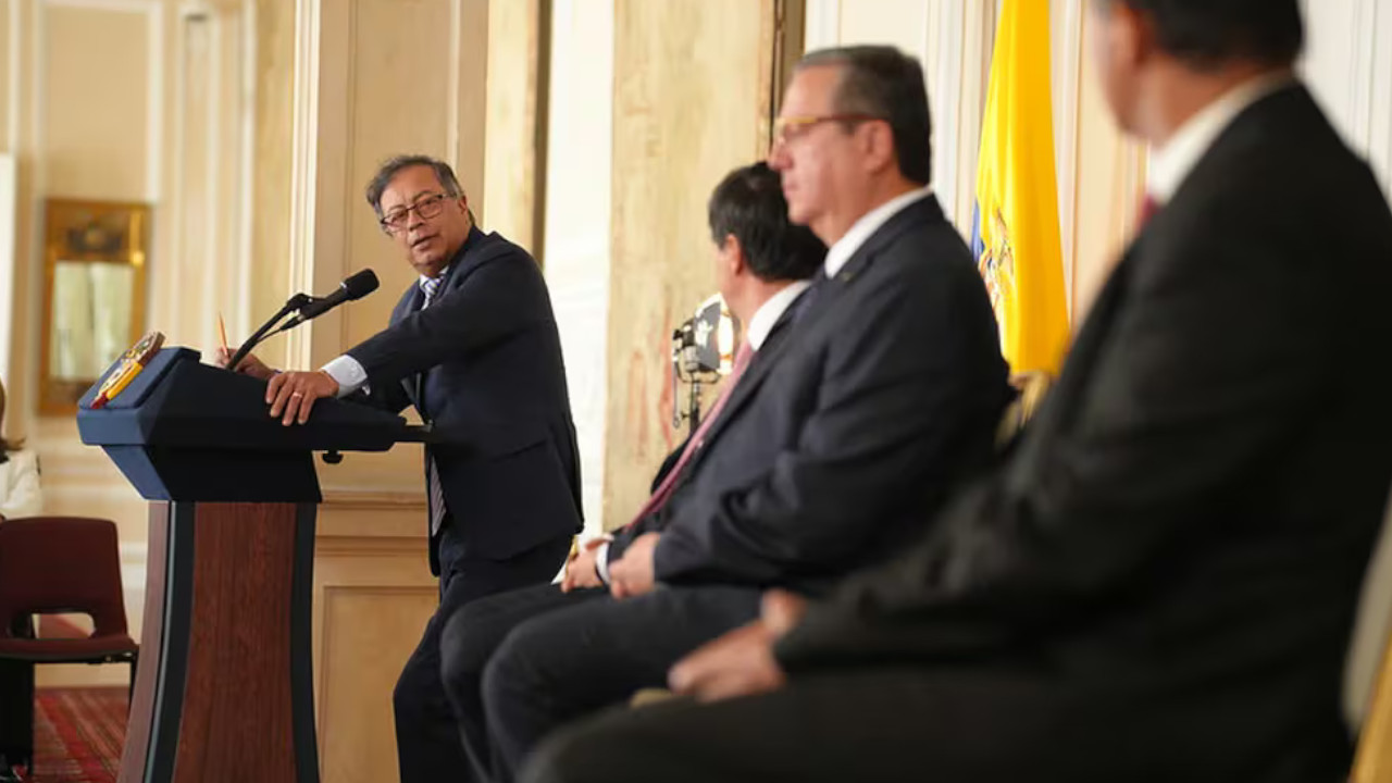 Petro critica al sistema electoral colombiano