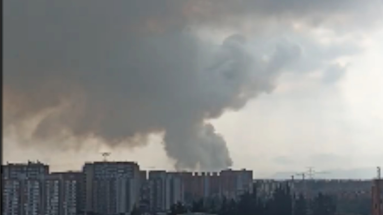 Reportan mucho humo en Bogotá tras incendio forestal en la localidad de Bosa