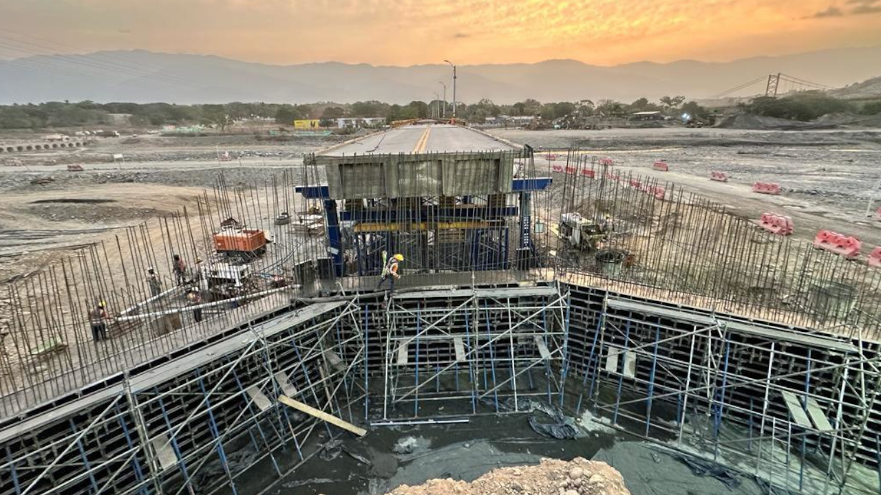 Así van las obras de reparación del puente sobre el río Tonusco