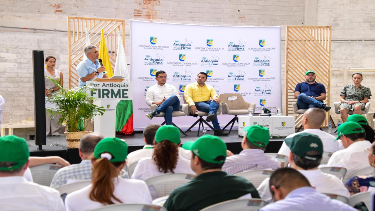 El Gobernador de Antioquia estuvo en la subregión del Magdalena Medio hablando de seguridad como prioridad