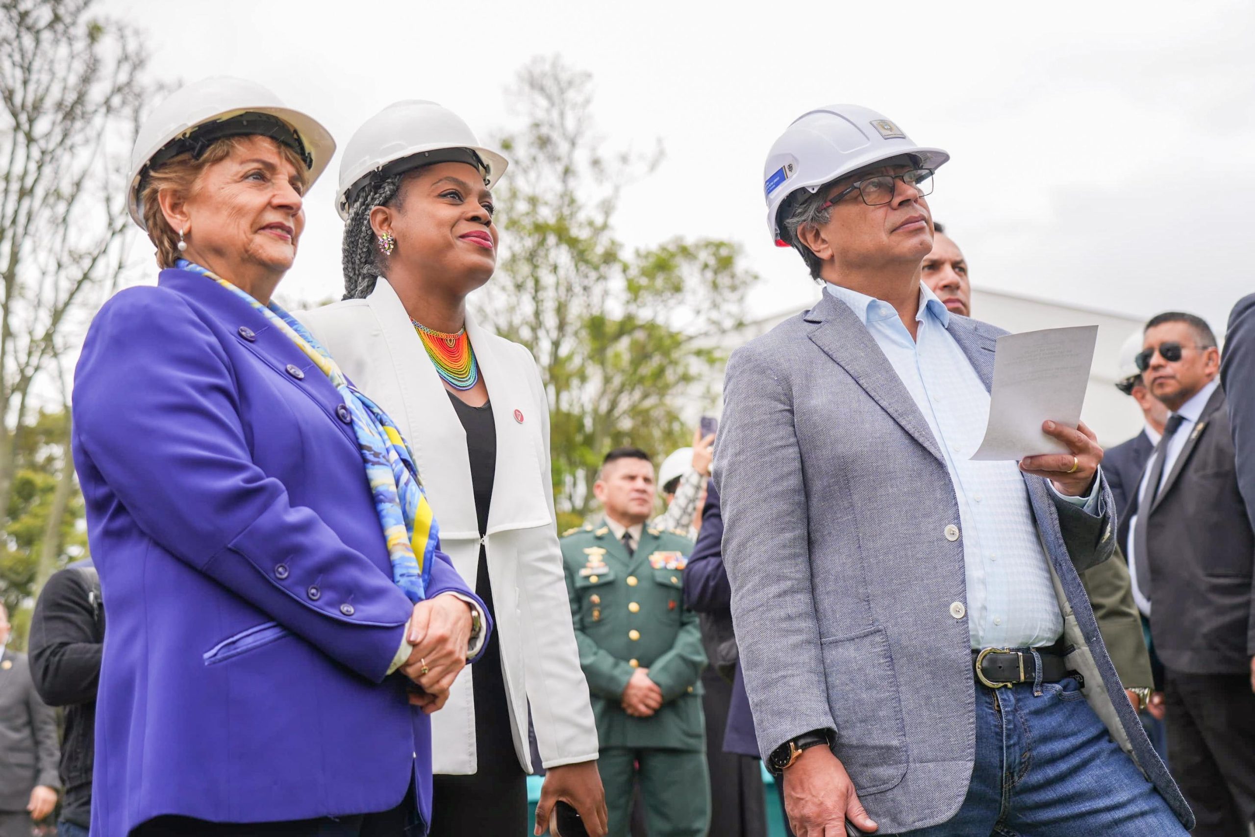 Petro puso la primera piedra en nuevo edificio de Artes de la UNAL en Bogotá, invertirán $70 mil millones