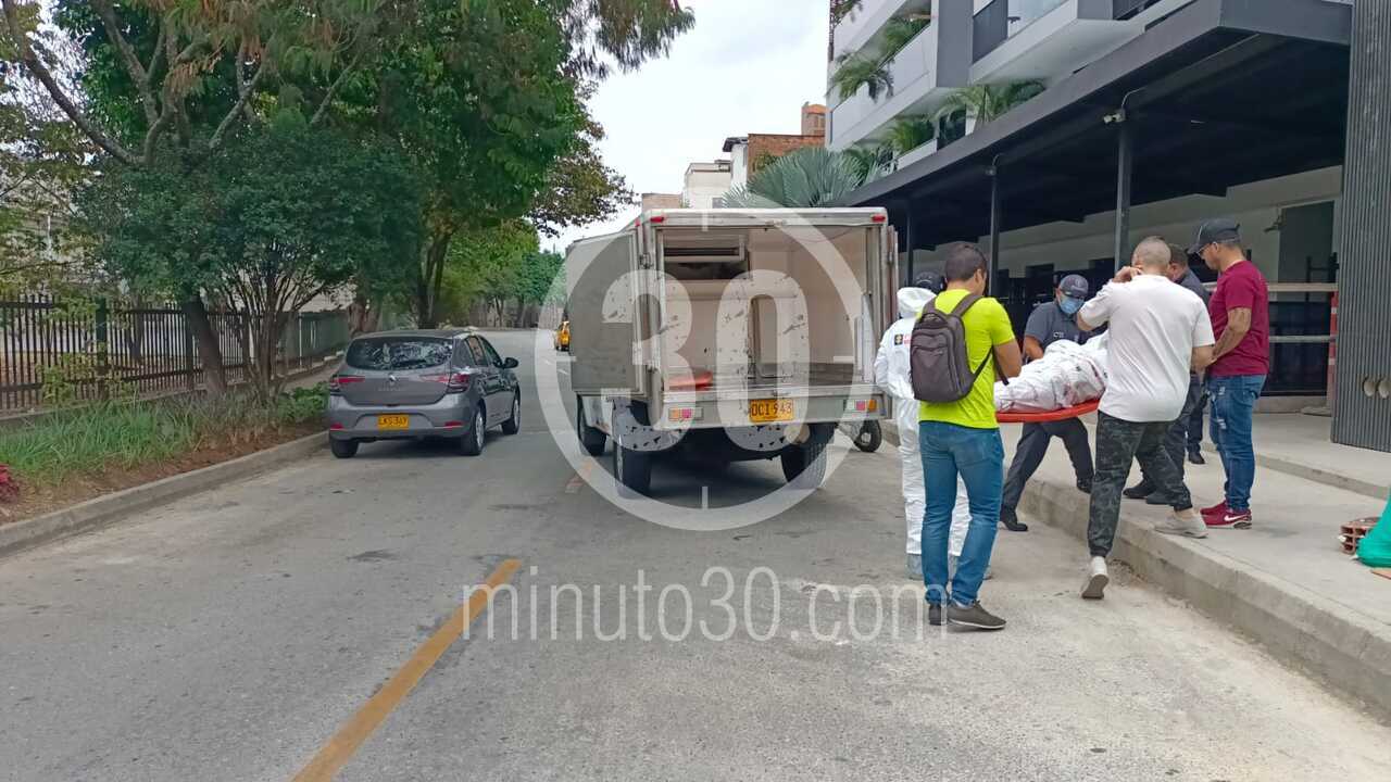 Después de una caída peruano ebrio fallece en un hotel de Laureles