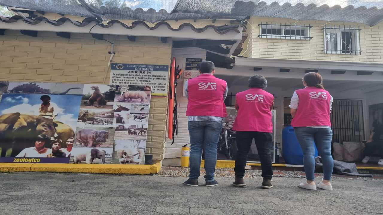 Recuperada y desalojada la Casa Museo que pertenecía a la familia del ex capo Pablo Escobar en Medellín