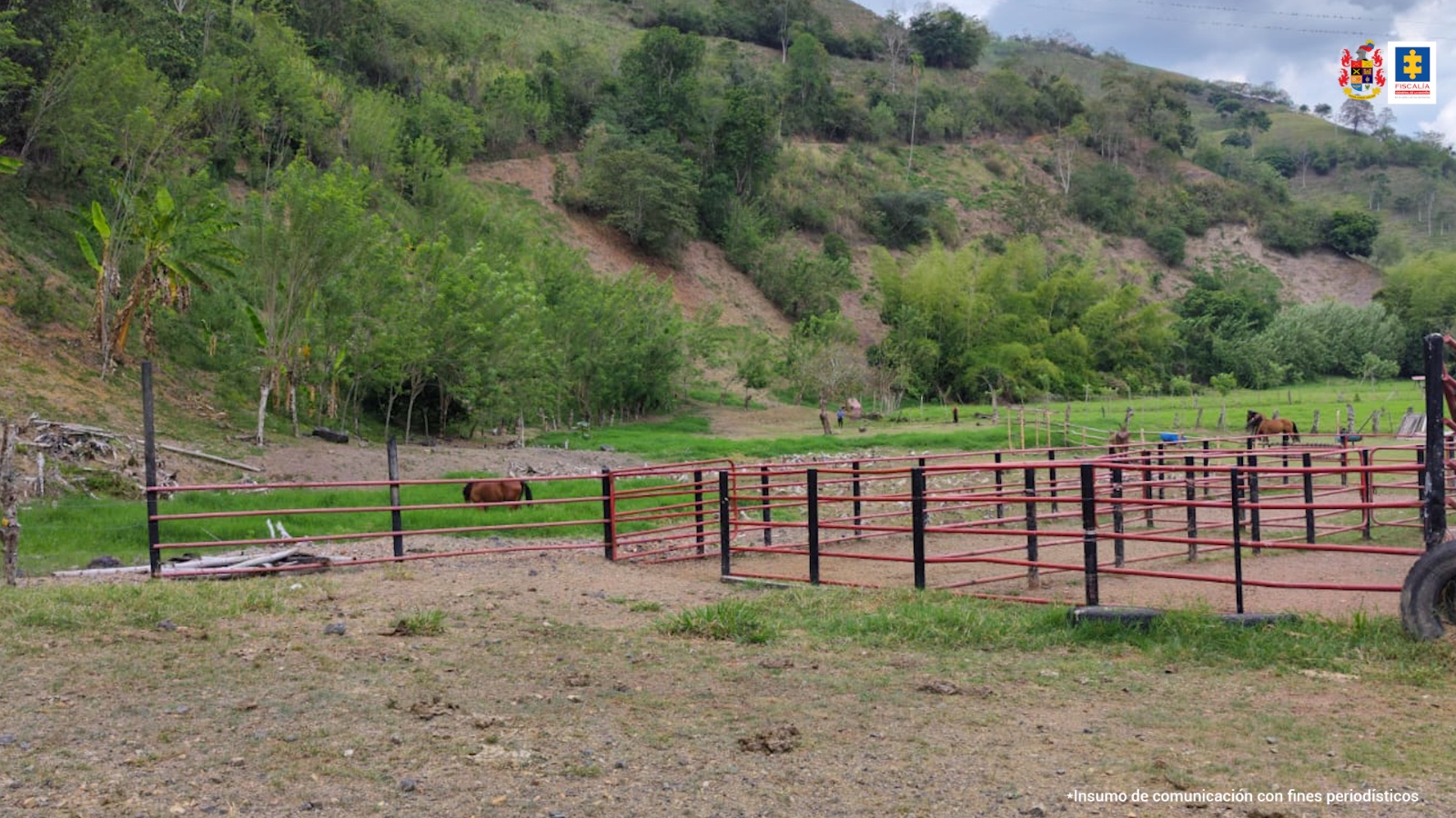 Un Mayor de la Policía, un patrullero y tres civiles capturados por contrabando, les quitaron $6 mil millones en bienes