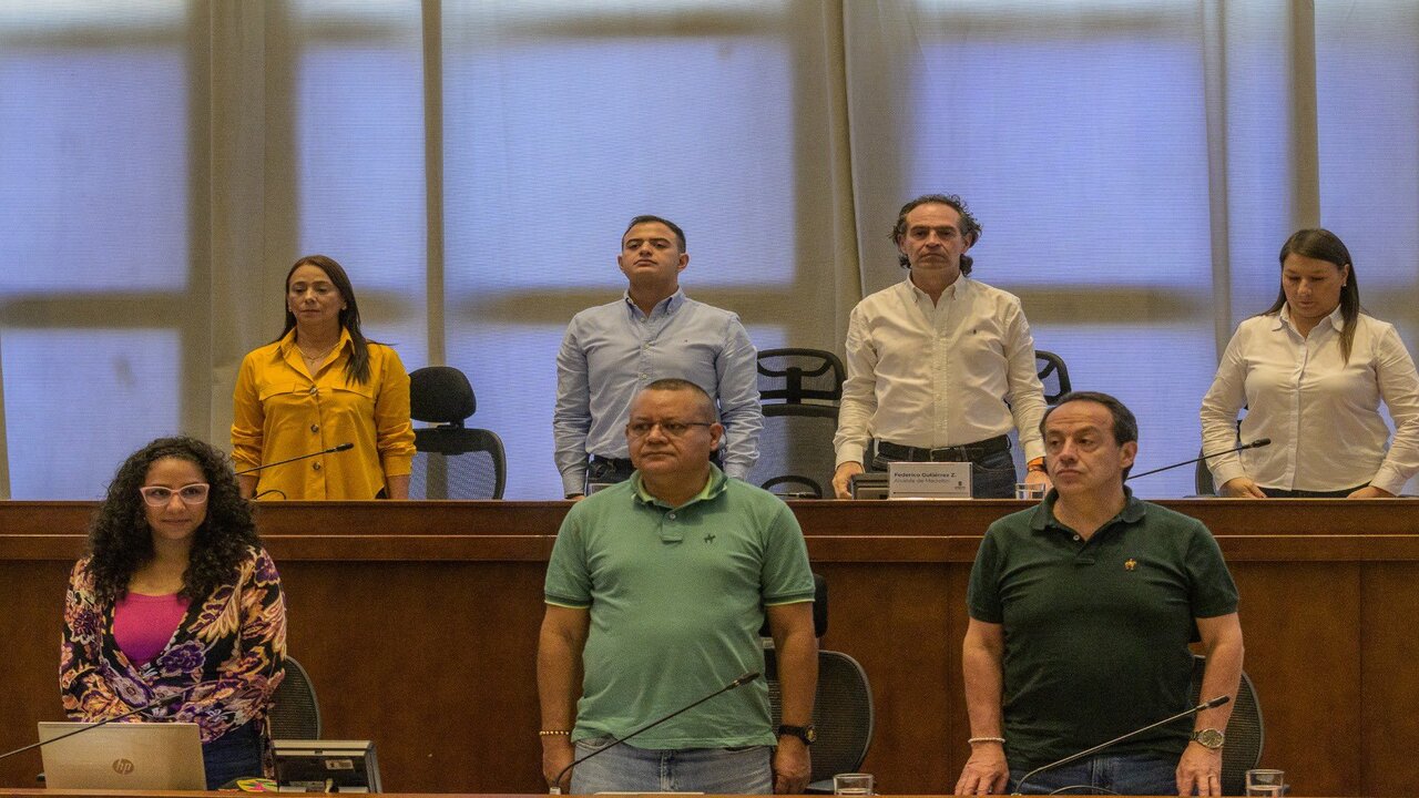Alcalde de Medellín estuvo en la clausura de la sesiones ordinarias del Concejo, habló de medidas 'radicales'