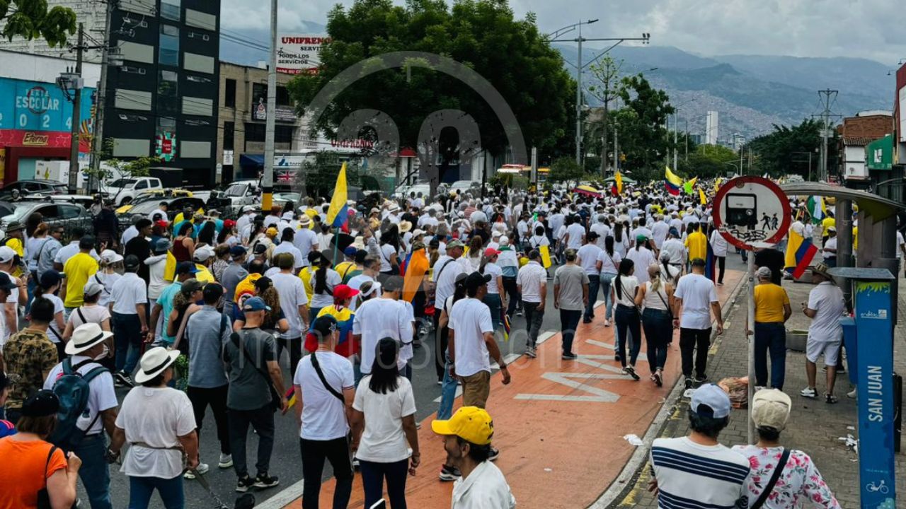 Avanza la marcha por San Juan en Medellín: Reporte desde el punto de inicio Estadio