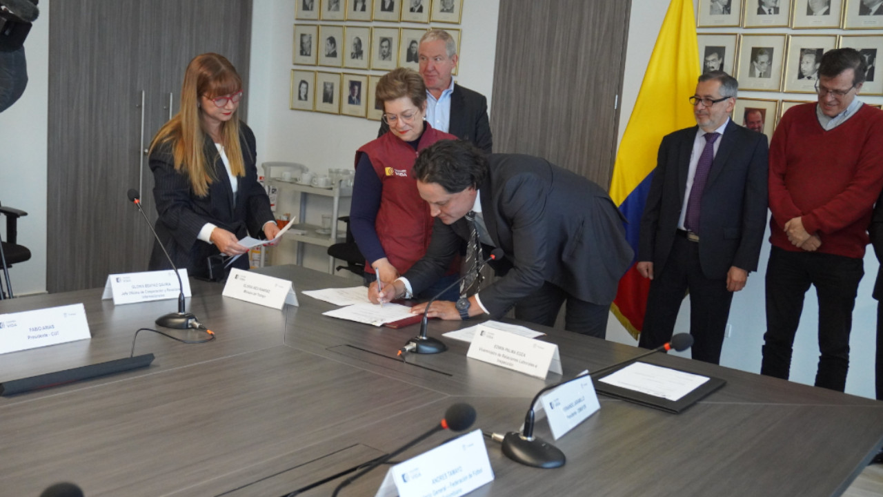 Sindicato de futbolistas arranca negociaciones colectiva