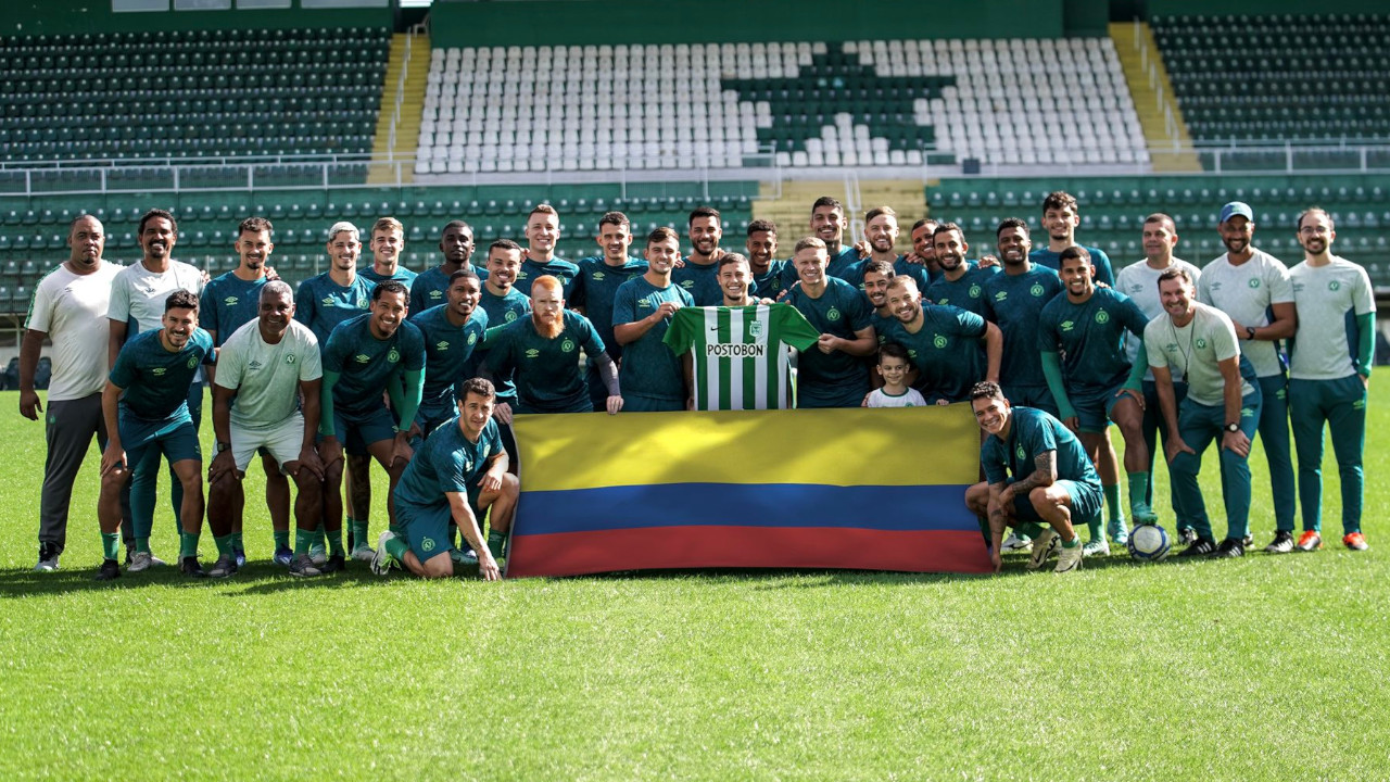 ¡Para erizar la piel! Chapecoense rindió homenaje a Atlético Nacional por su cumpleaños 77