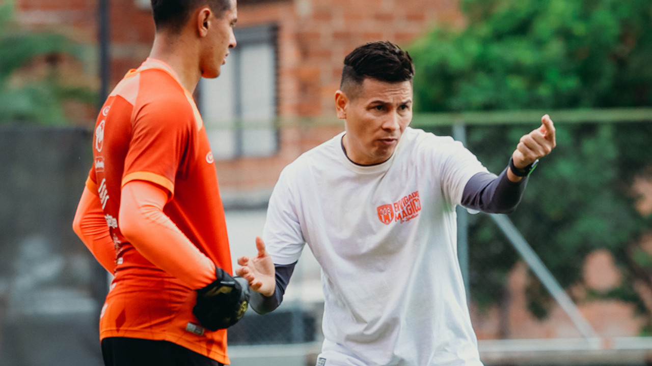 Dayron Pérez no va más, Envigado se quedó sin técnico