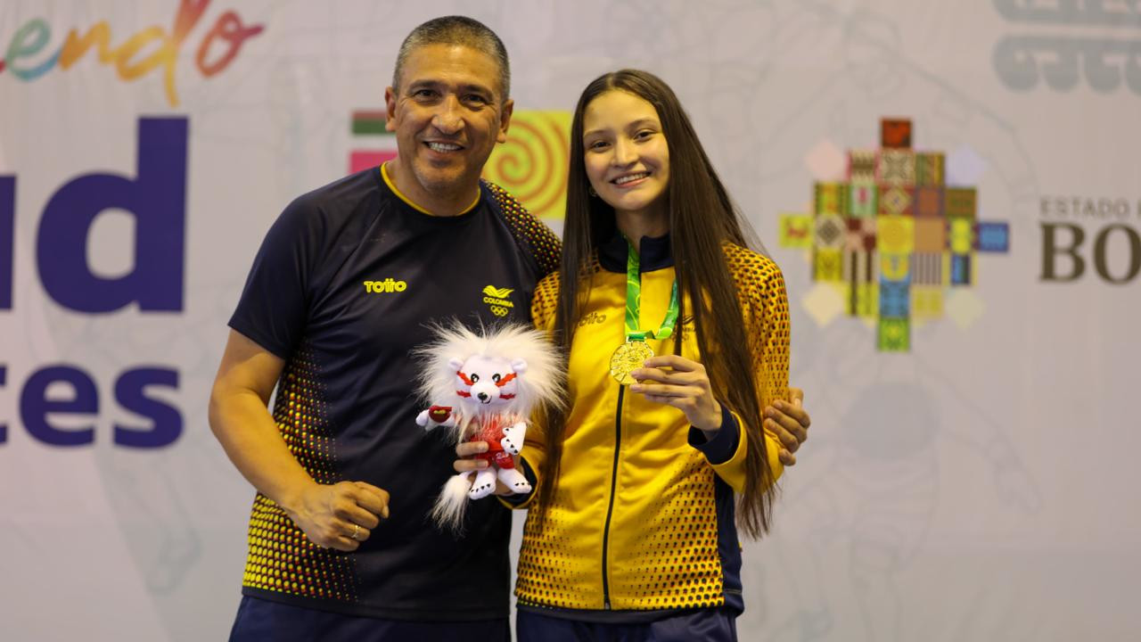Isabella González oro en esgrima en los Juegos Bolivarianos