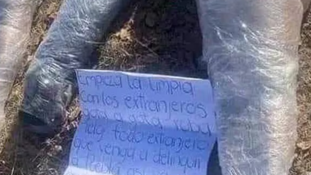 Encuentran tres colombianos embolsados en México: Familiares niegan actividades ilegales como decía un cartel