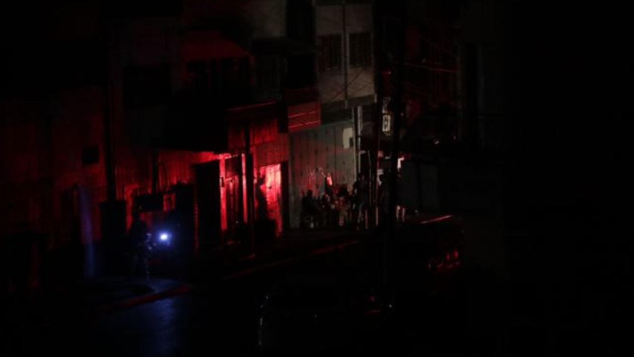 En Cali más de 40 mil usuarios están sin energía por un incendio