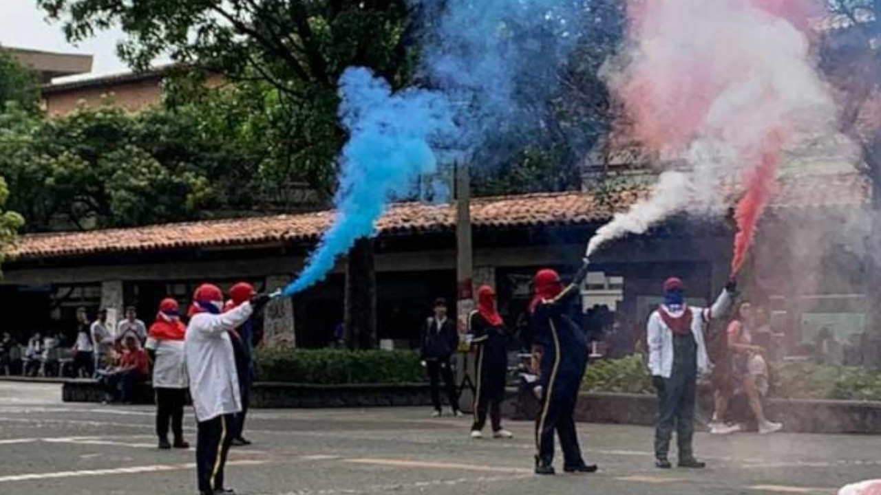 Encapuchados generan zozobra en la Universidad de Antioquia
