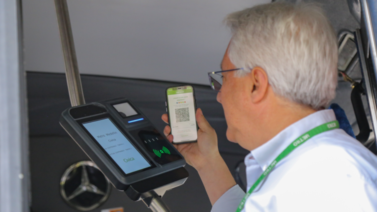 Ruta de buses incorpora el pago a través de la tarjera Cívica o QR