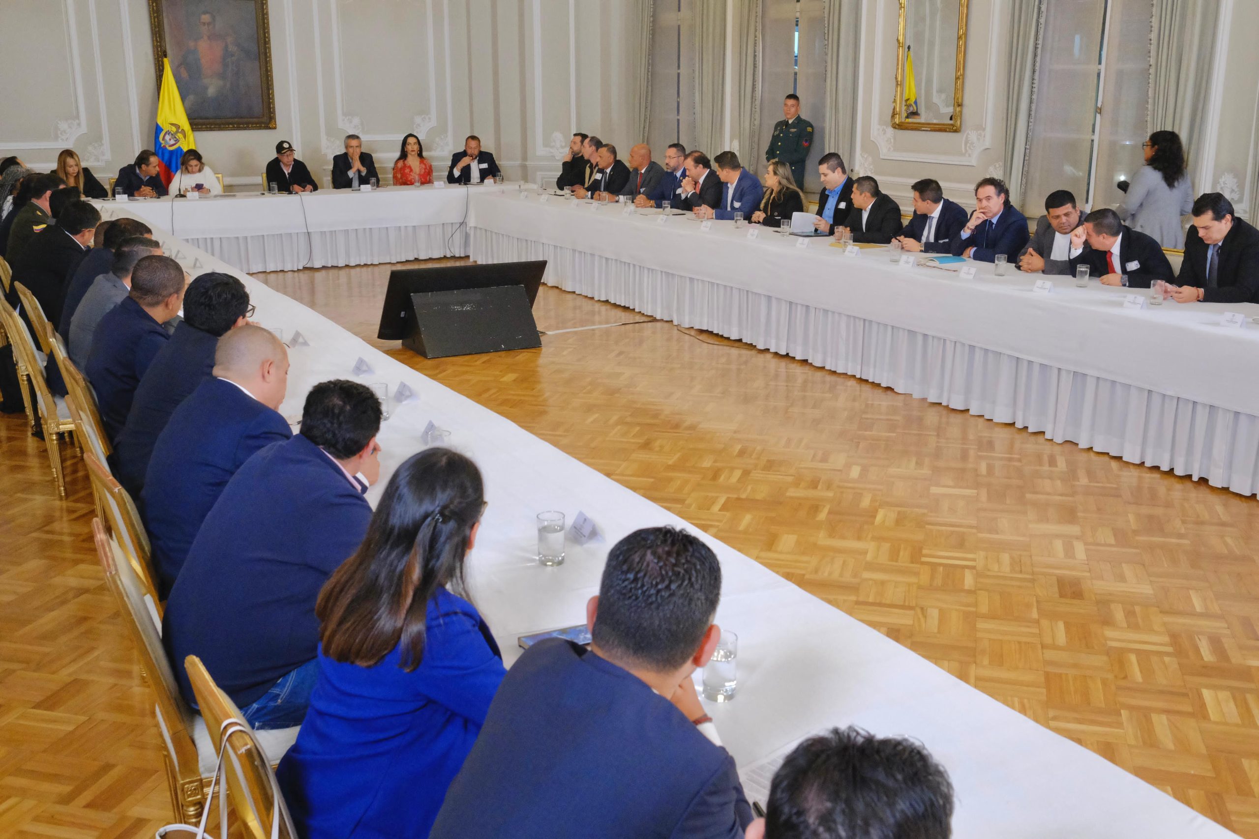 Fico Gutiérrez resumió lo sucedido en su primera reunión con el Presidente Petro