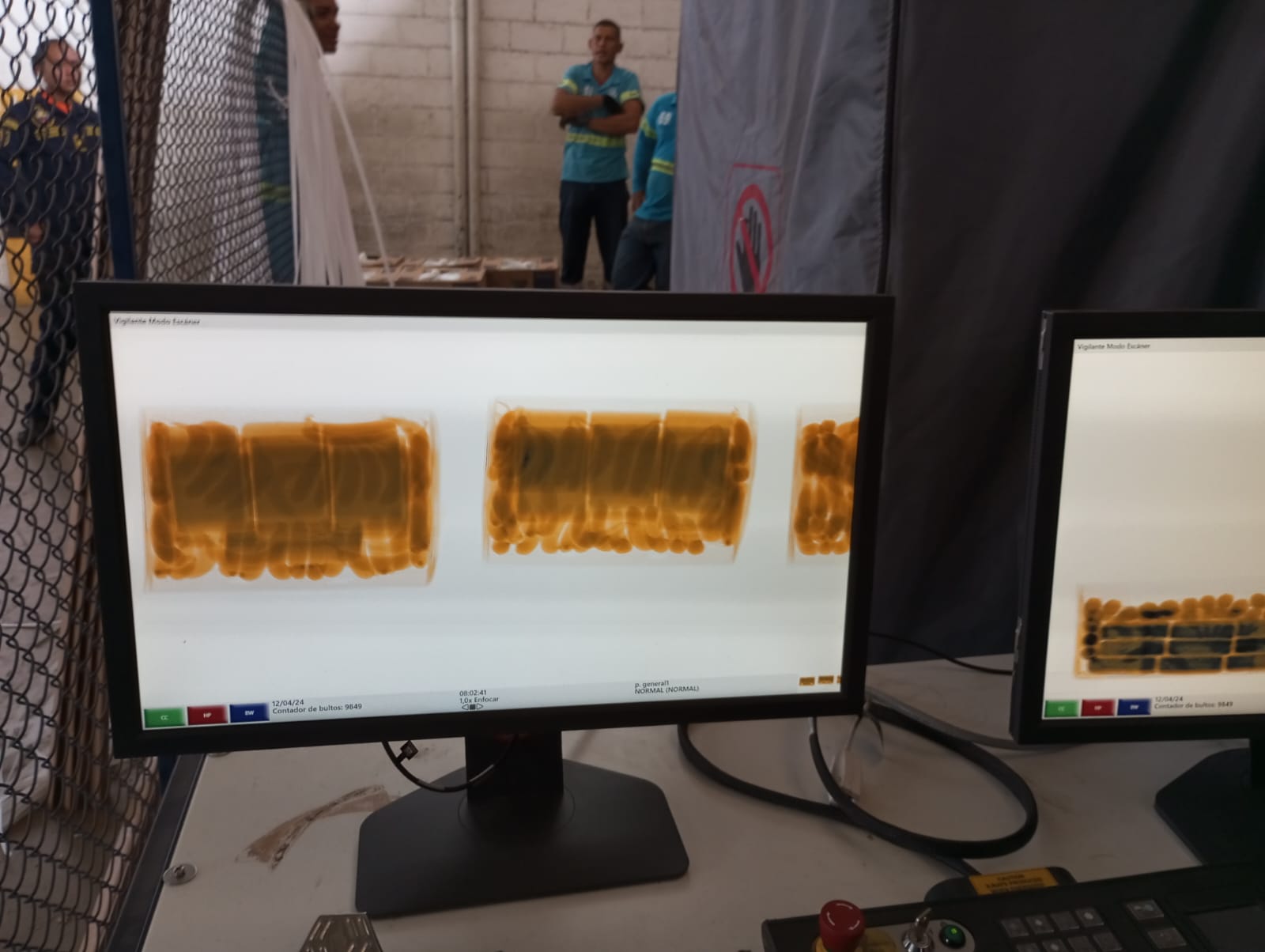 La Armada incautó cocaína camuflada en contenedor de bananos