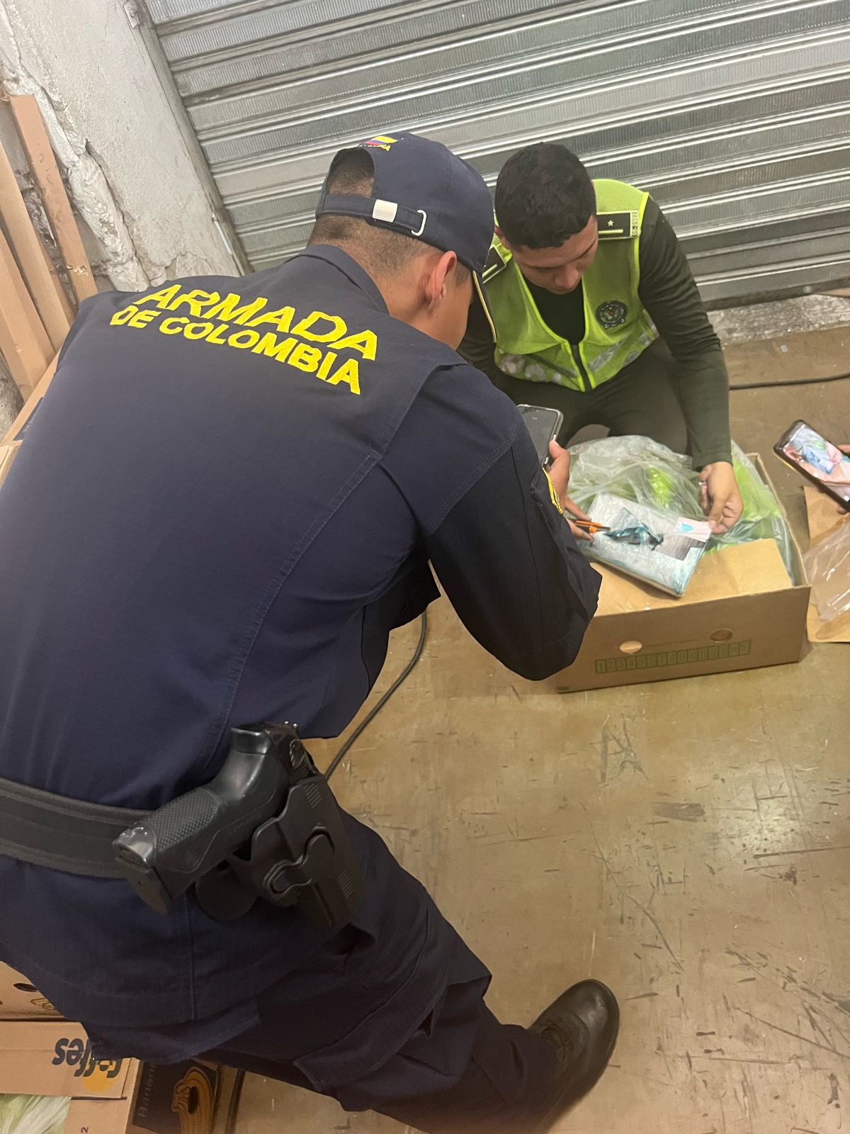 La Armada incautó cocaína camuflada en contenedor de bananos
