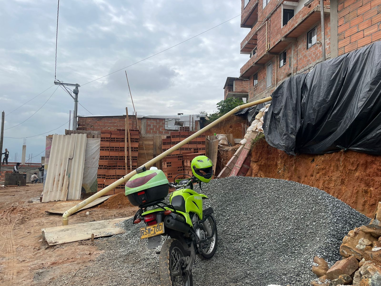 Autoridades realizaron control urbanístico en el sector La Divisa de Medellín