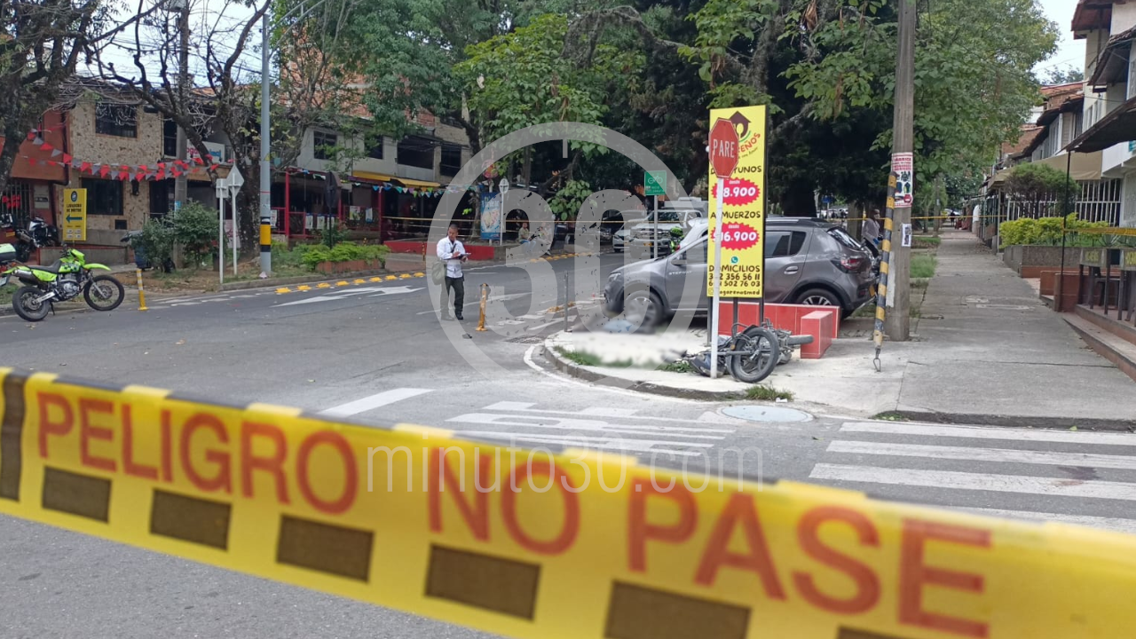 En motocicleta llegaron tres presuntos fleteros a robar en Belén: victima disparó y mató a uno