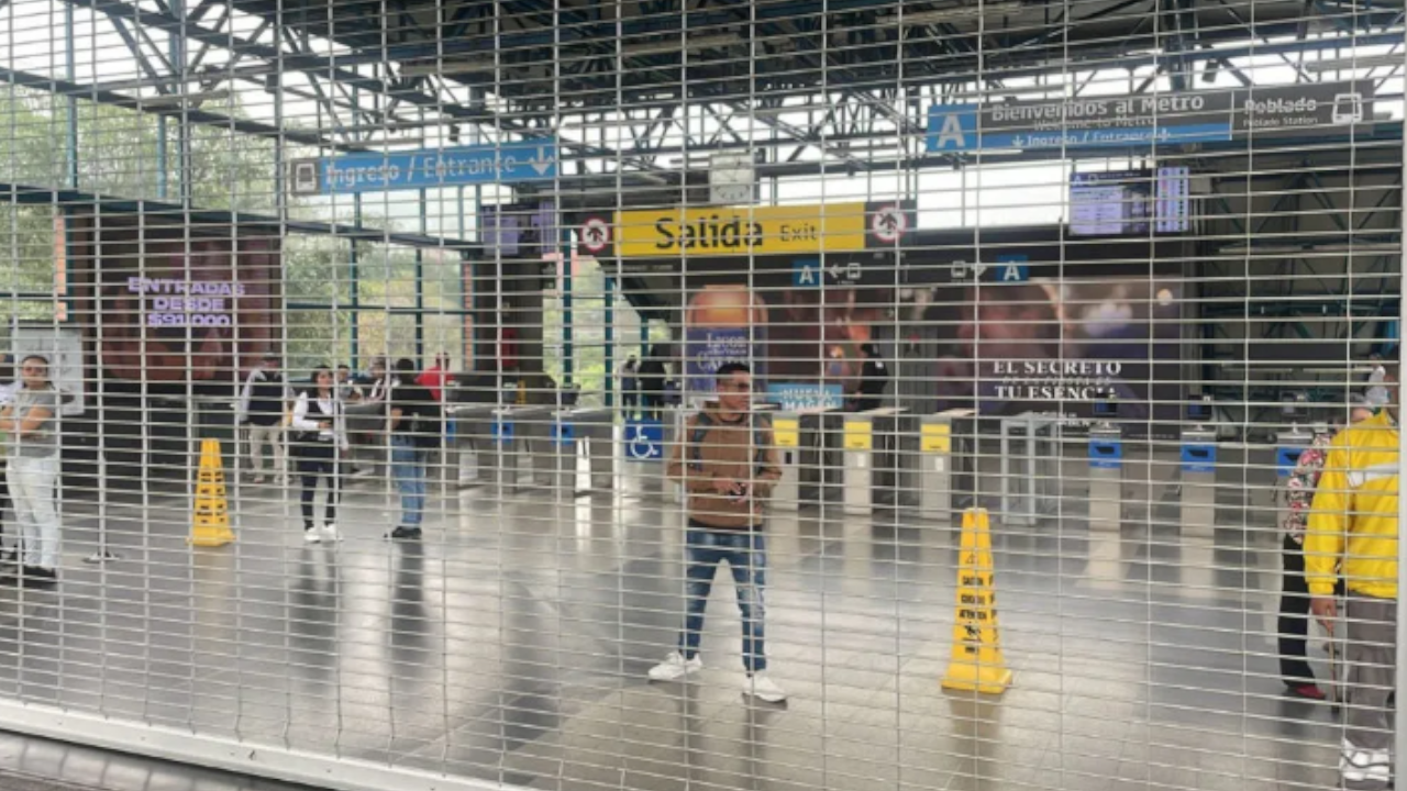 Hombre se desplomó y murió en la entrada de la estación Poblado: autoridades investigan Energía