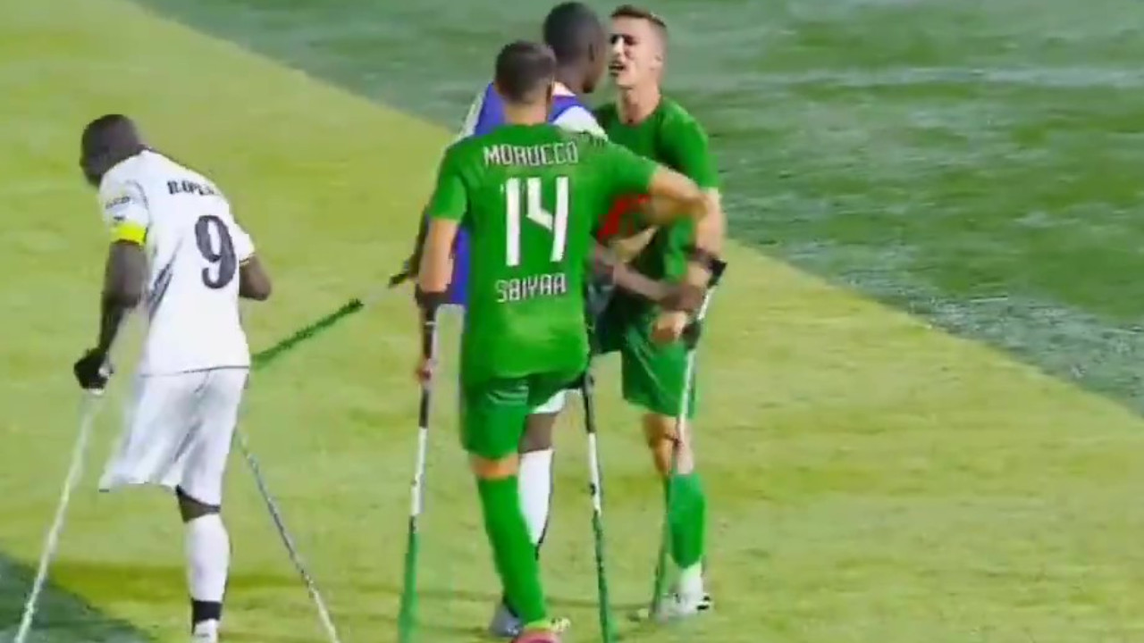 A muletazos terminó partido de fútbol para amputados en África