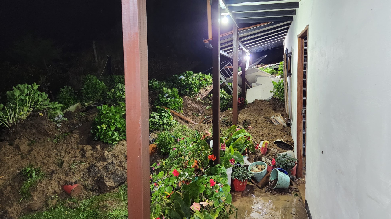 Atrapados tras deslizamiento de tierra en La Unión