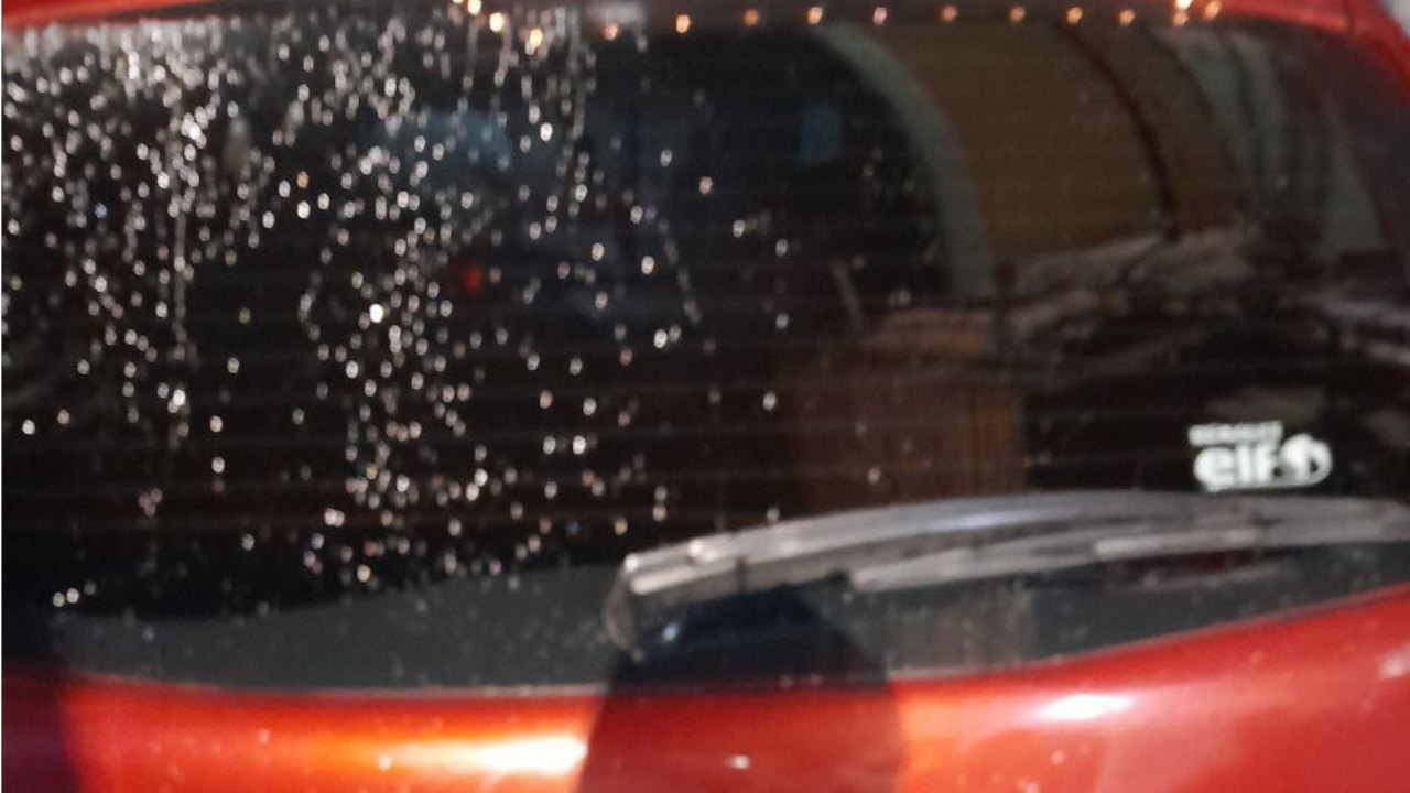 Balearon a un hombre dentro de su auto en el barrio Buenos Aires