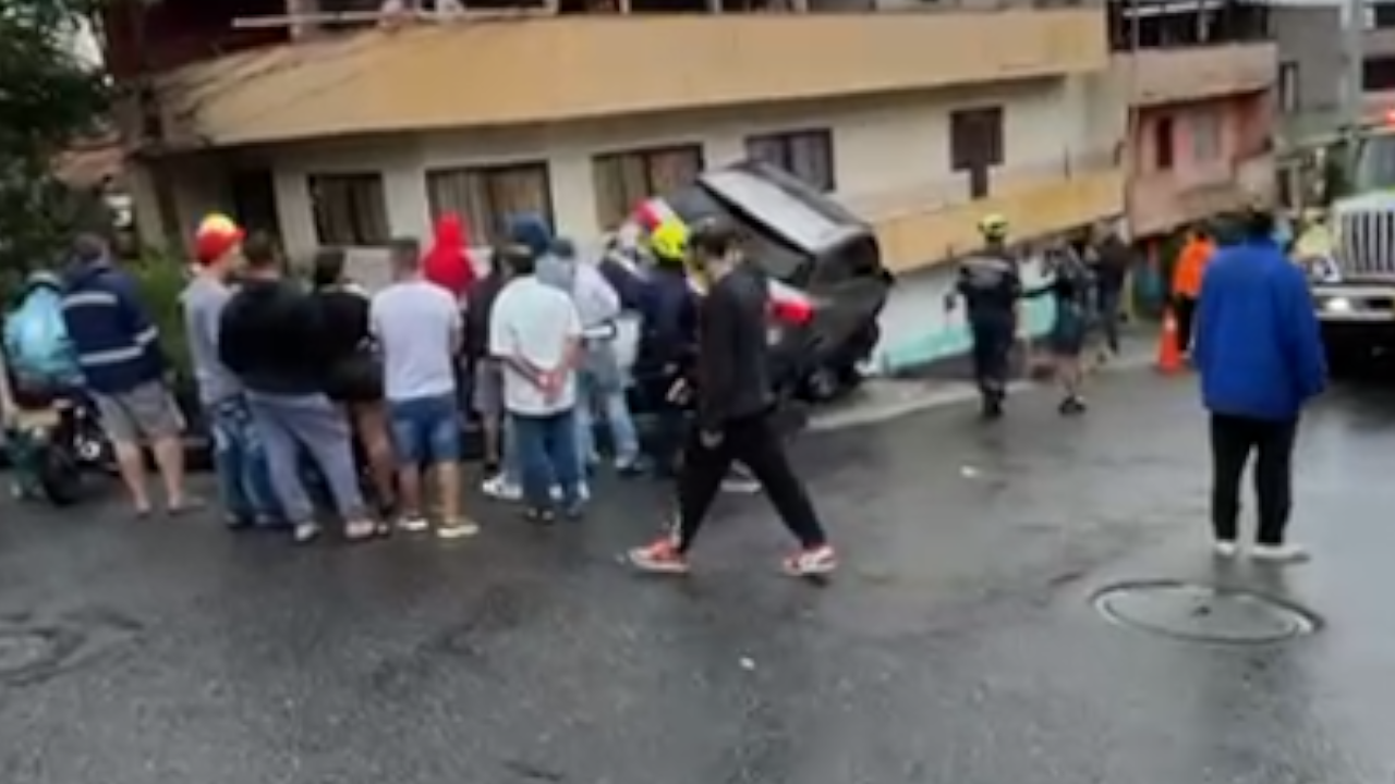 Cierre de vía en Manrique por accidente de tránsito