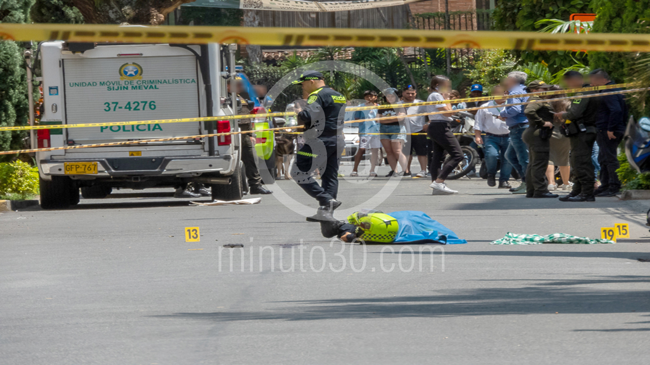 Hallan más de 20 vainillas de arma de fuego en el lugar del homicidio del Subintendente Cortez en Laureles