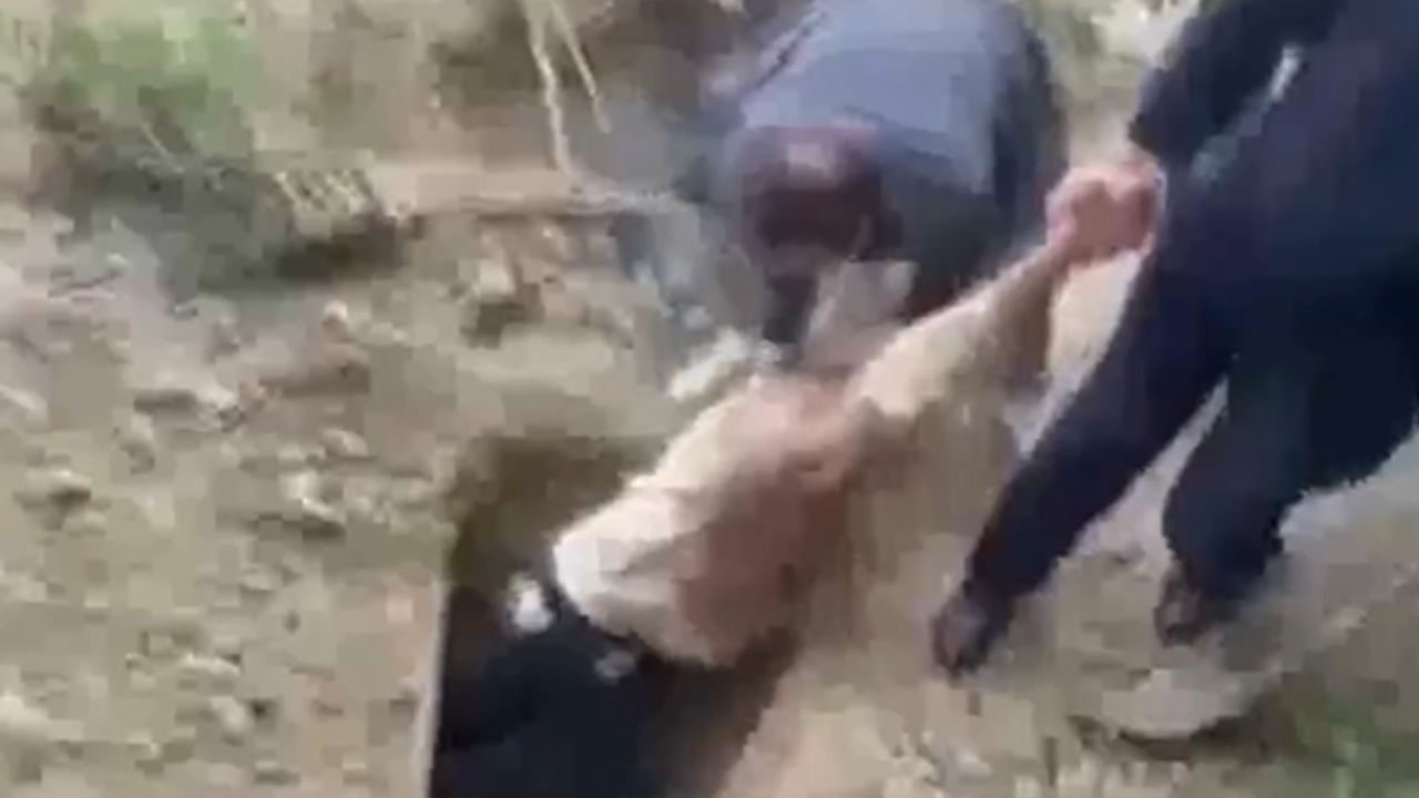 Un hombre de 62 años fue enterrado vivo y lo rescataron a los 4 días