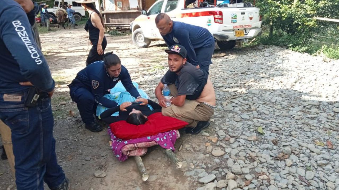 'Está fuera de peligro': Mujer de 25 años se cayó de un parapente en el Carmen de Viboral