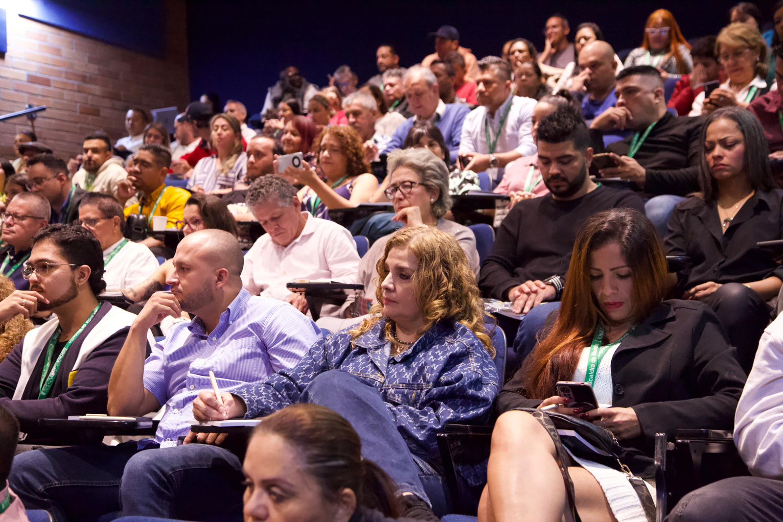 146 ediles de Medellín se formarán con "JAL Transformadoras"