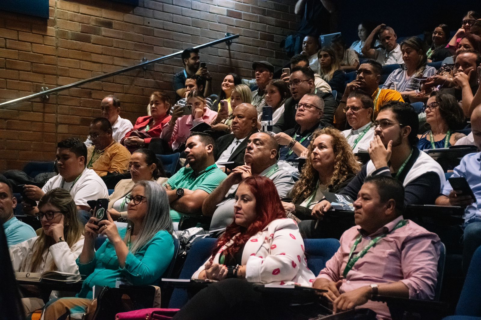146 ediles de Medellín se formarán con "JAL Transformadoras"