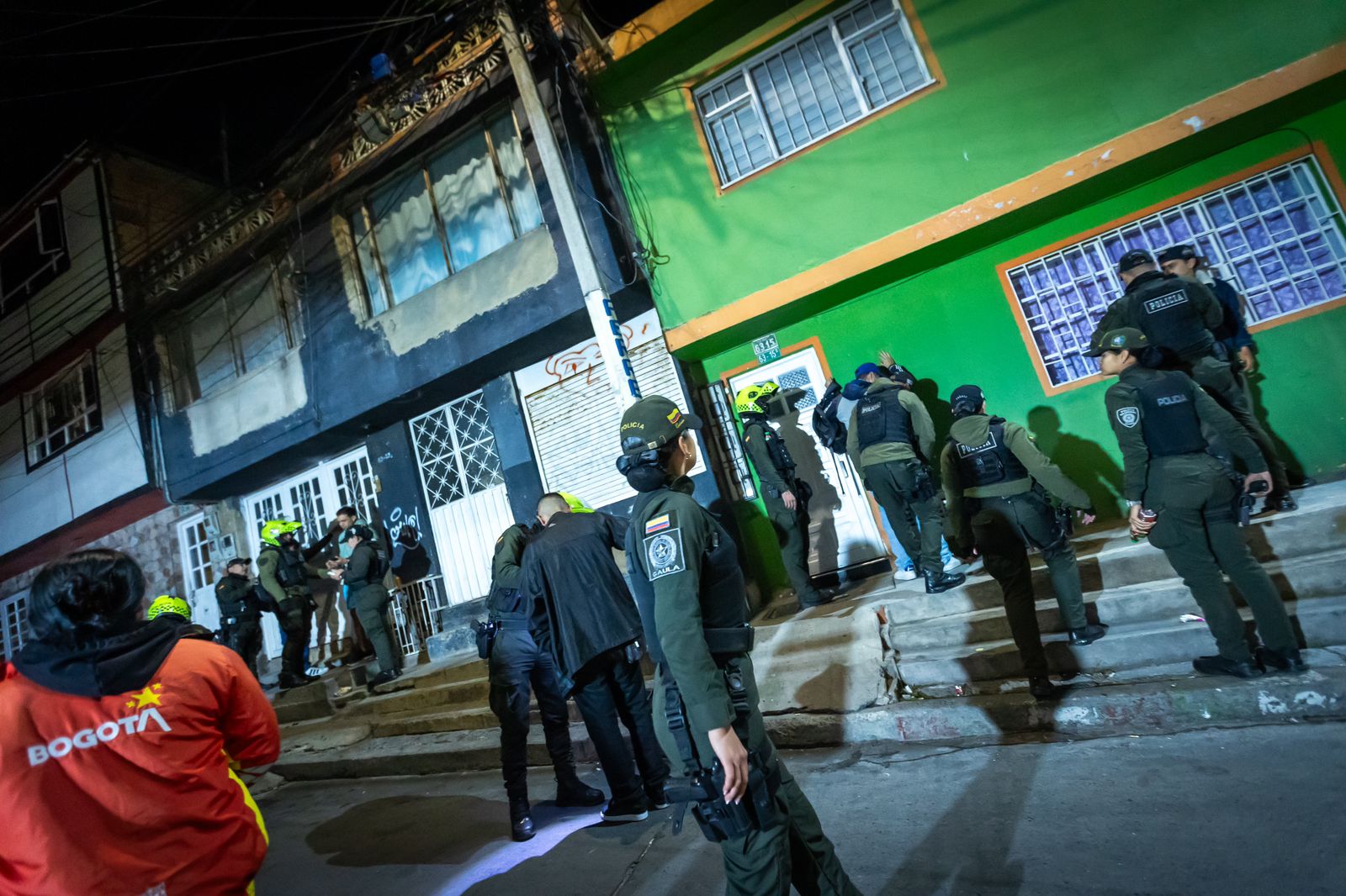33 establecimientos comerciales sellados y 3 capturas en operativos en Bogotá